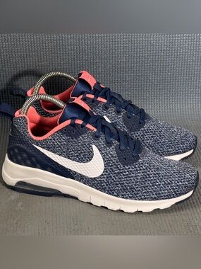 Nike Women's Air Max Motion Low Cross Trainer Shoes Size 7